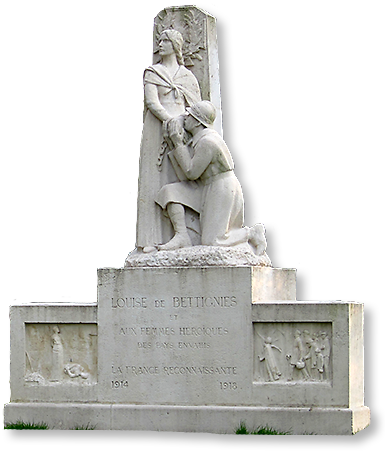 Foto av stort minnemärke i marmor med en mur med reliefer och med Louise stående och en soldat som står på knä och kysser hennes hand