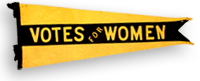 Vimpel i gult och svart med texten "Votes for Women"