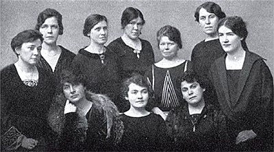 Foto av tio av kvinnorna i journalistnätverket Ligan