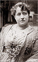 Foto av lite äldre Marguerite i halvfigur
