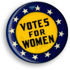 Rockmärke i blått och gult med stjärnor och i mitten står det "Votes for Women"