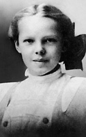 Foto av Amelia Earhart cirka 7 eller 8 år.