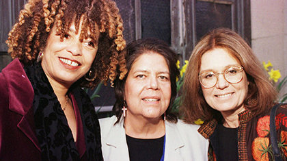 Foto av Angela Davis, Wilma Mankiller och Gloria Steinem