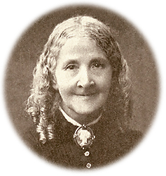Porträttfoto av Elixabeth Wolstenholme med en kamé vid halsen och långa lockar i håret